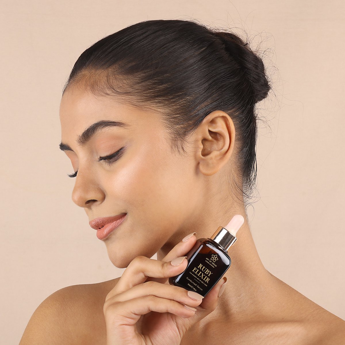 Ruby Elixir Kumkumadi Serum - 30 ml | Ayurvedisch verhelderen en verjongingsserum voor een stralende huid