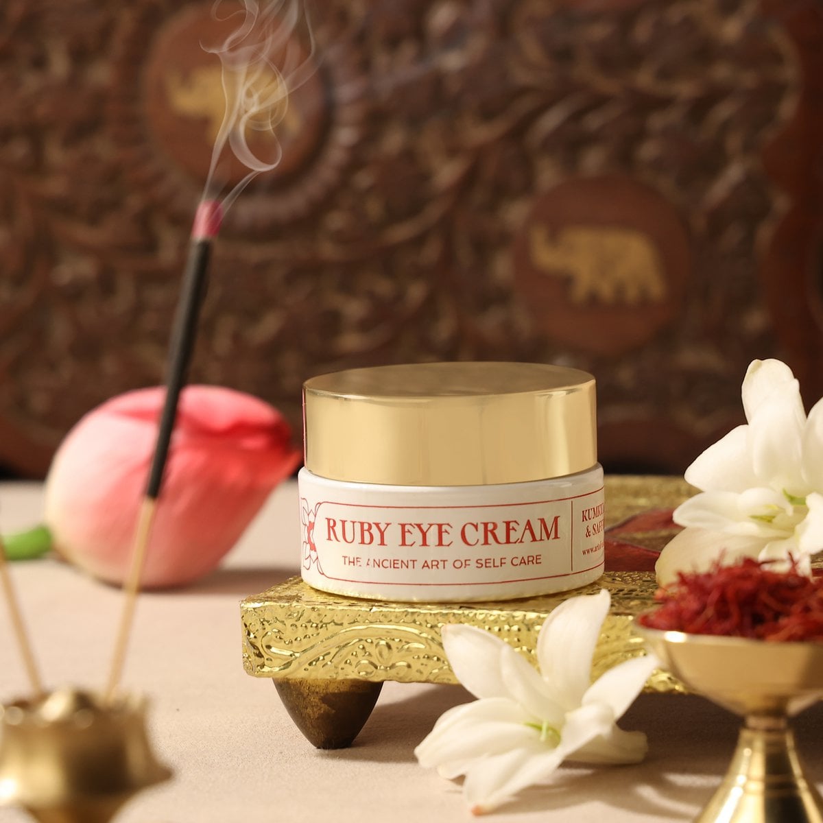 Ruby Eye Cream 15G | Ayurvedische onder-oogcrème met Kumkumadi & kruidenextracten voor verheldering en hydratatie